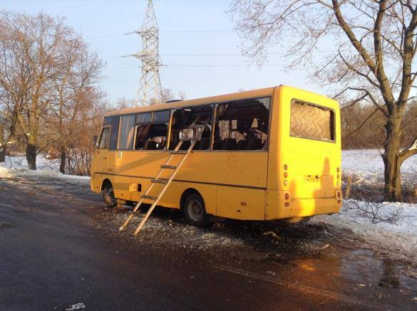 Близ Донецка снаряд попал в автобус, погибли десять человек