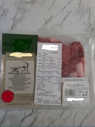 A cumparat carne "proaspata" de la un magazin din capitala