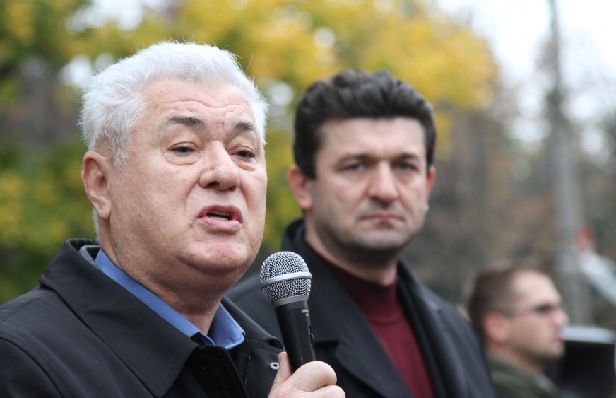 Protest comunist: „Vrem alegeri noi, iar guvernul la gunoi!”