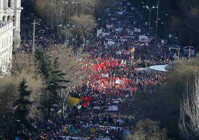 В Мадриде десятки тысяч протестовали против нищеты и мер экономии