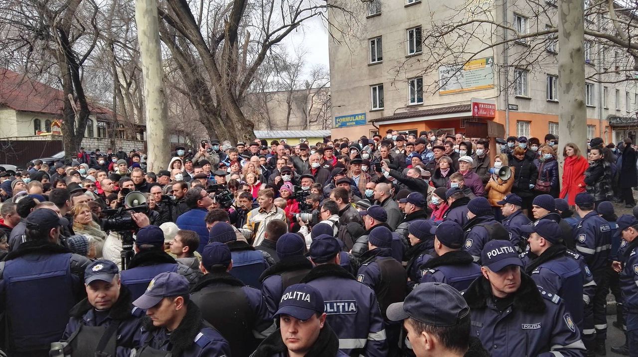Усатый: Требуем немедленного освобождения группы Петренко!