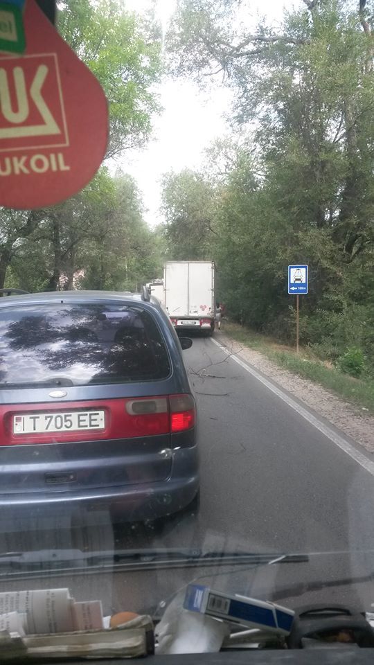 Accident în lanţ pe strada Munceşti cu implicarea a cinci maşini
