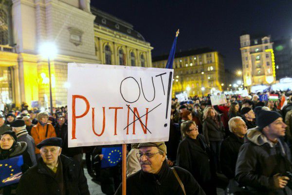 В Будапеште протестовали против визита Владимира Путина