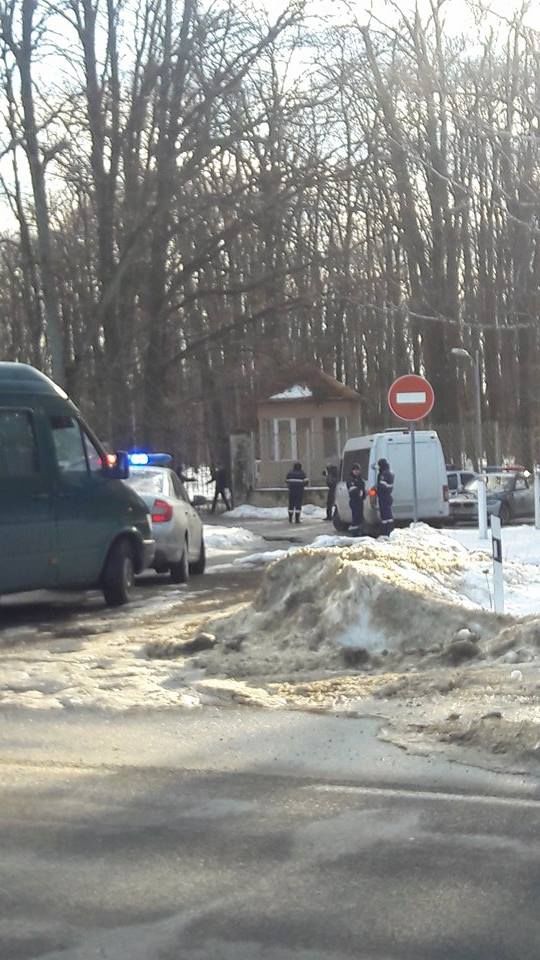 Resedinta de la Condrita, impanzita de oamenii legii: 8 microbuze cu politisti au ajuns la fata locului