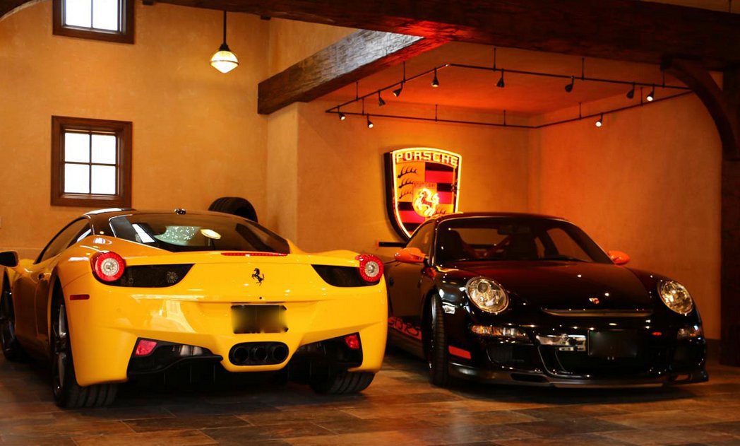 Cum arată un garaj de lux pentru Ferrari