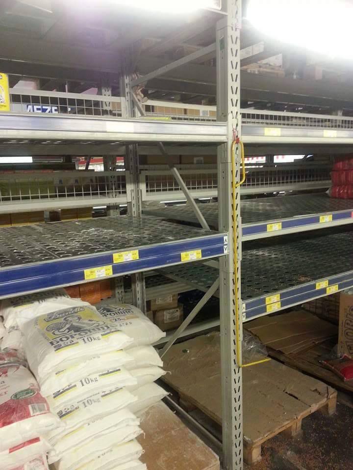 Rafturi goale în supermarketurile din capitală