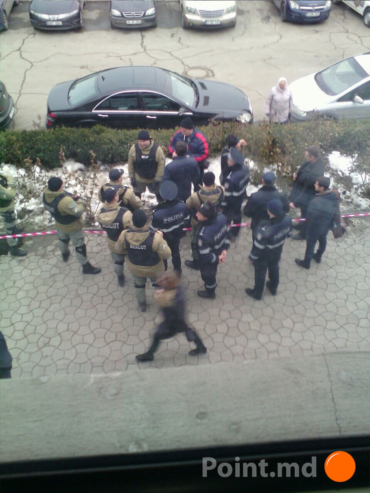 В Кишиневе сотрудники частной охранной фирмы устроили потасовку с депутатами