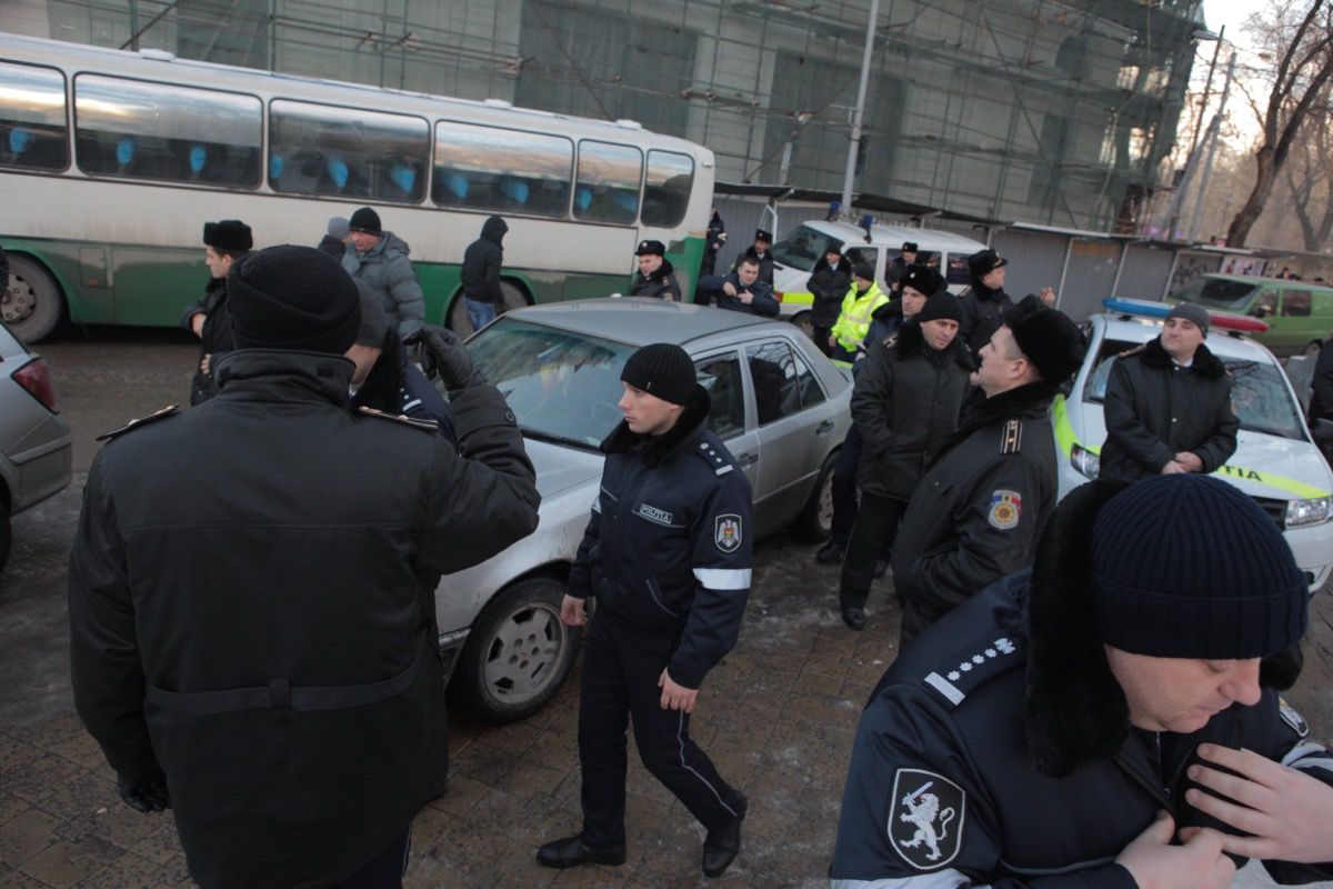 В Кишиневе митинговали за и против назначения кандидата в премьеры