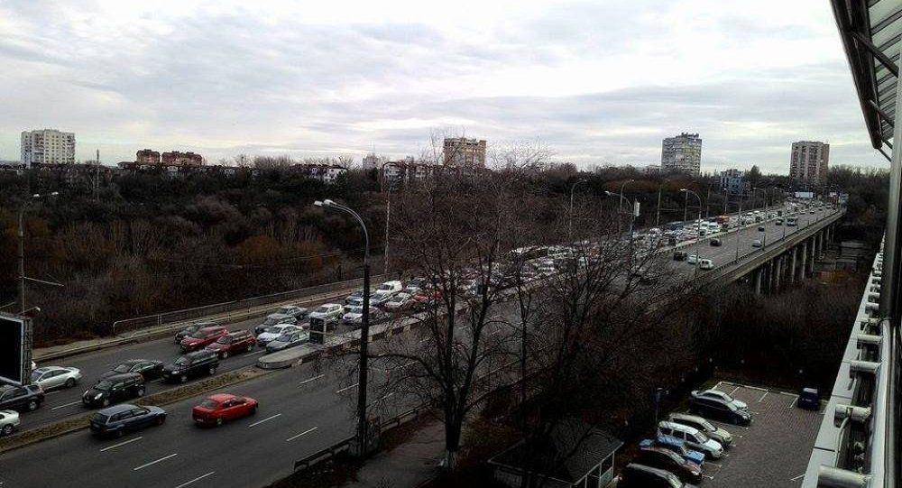 Трехкилометровая пробка образовалась в Кишиневе