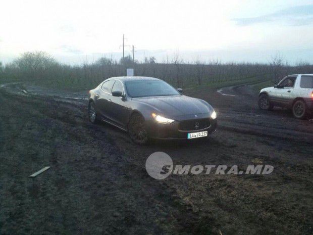 Doar in Moldova cu Maserati Ghibli prin noroi!