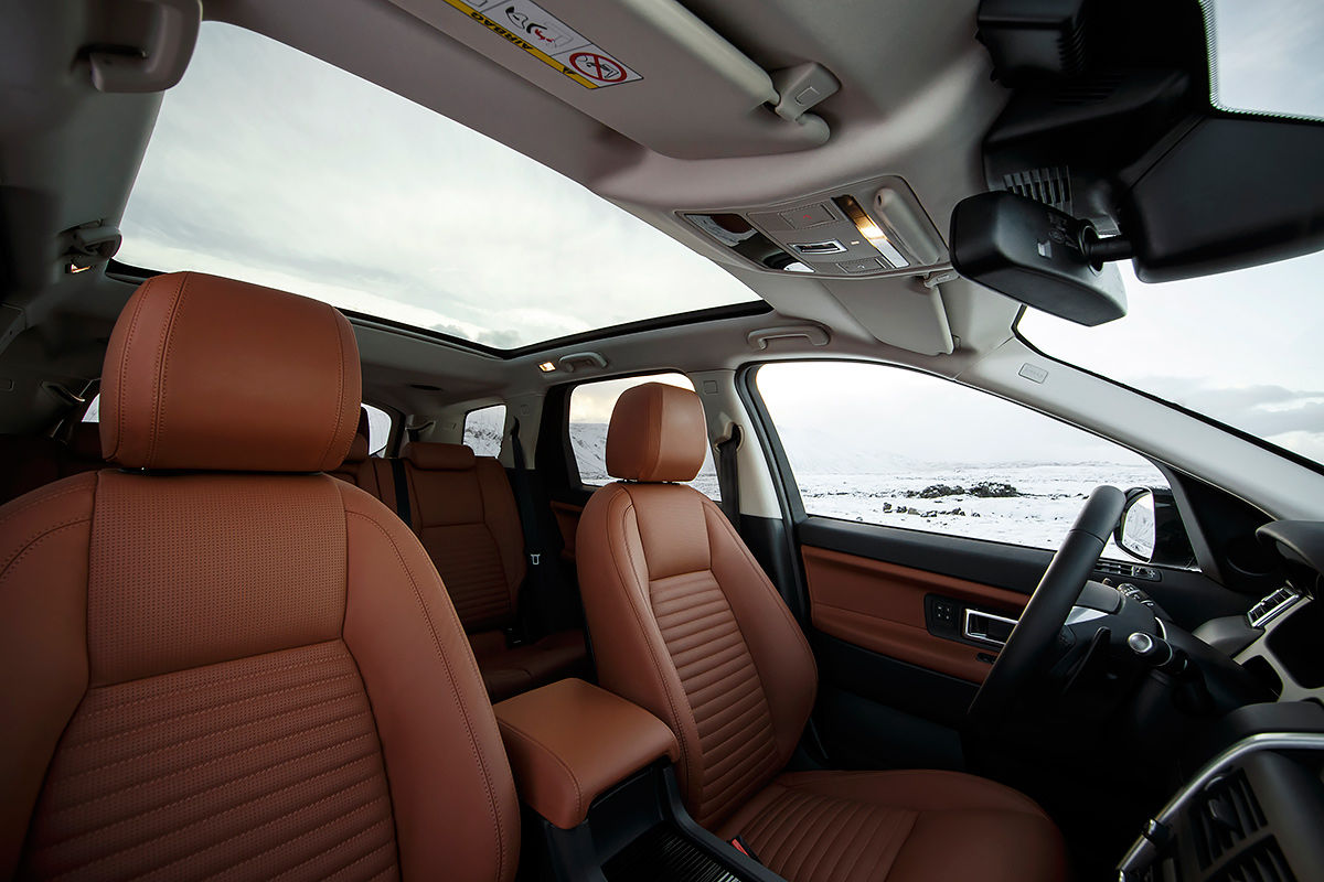 Noul Land Rover Discovery Sport – ultima generație de mașini universale de teren clasa premium,  este acum prezent și în Moldova