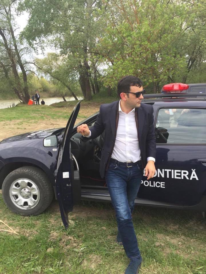 Chiril Gaburici la volanul unui ATV