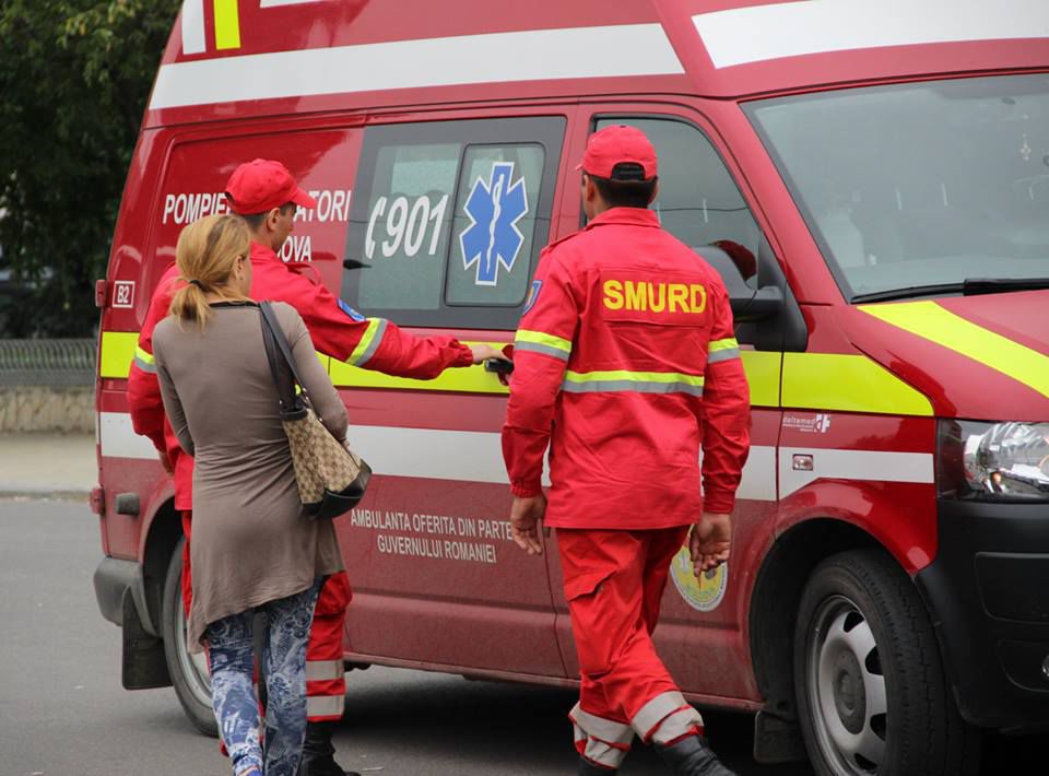 Со слезами на глазах родственники встречали жертв ДТП в Румынии