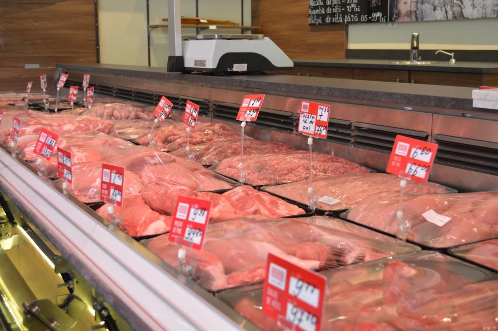 Preţurile la carne au scăzut cu 12% pe rafturile magazinelor ROGOB