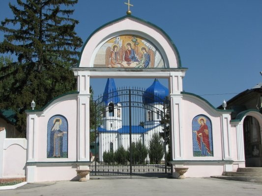 Посетите старинные монастыри «Золотого креста Молдовы»