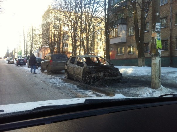 В Киеве массово жгут авто из Западной Украины
