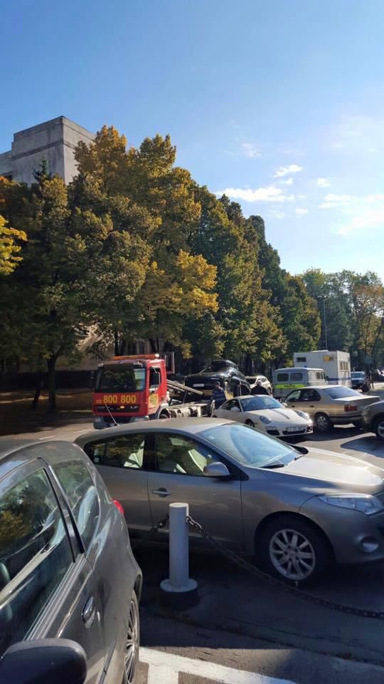 Misterul Porsche-urilor din spatele Guvernului