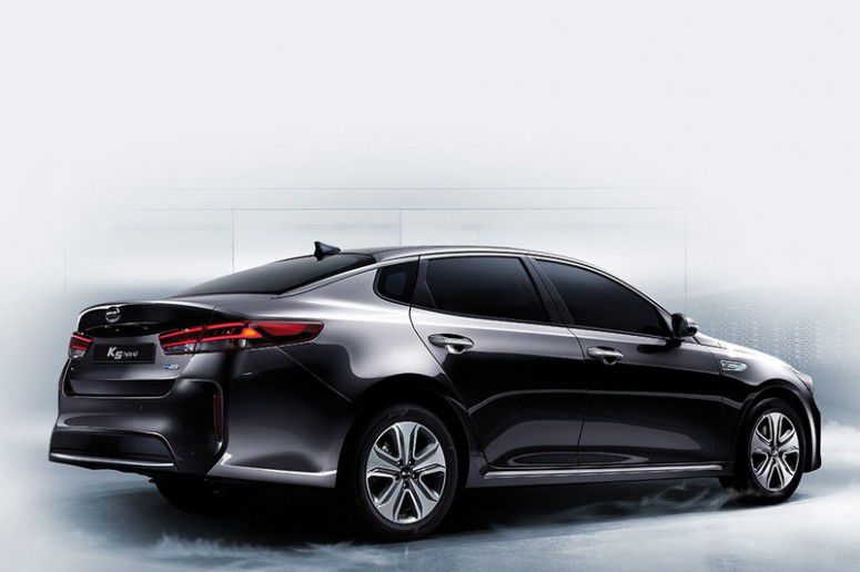 KIA официально показала гибридную версию седана Optima 2016