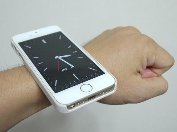 Настоящие яблочные часы: реакция соцсетей на презентацию Apple