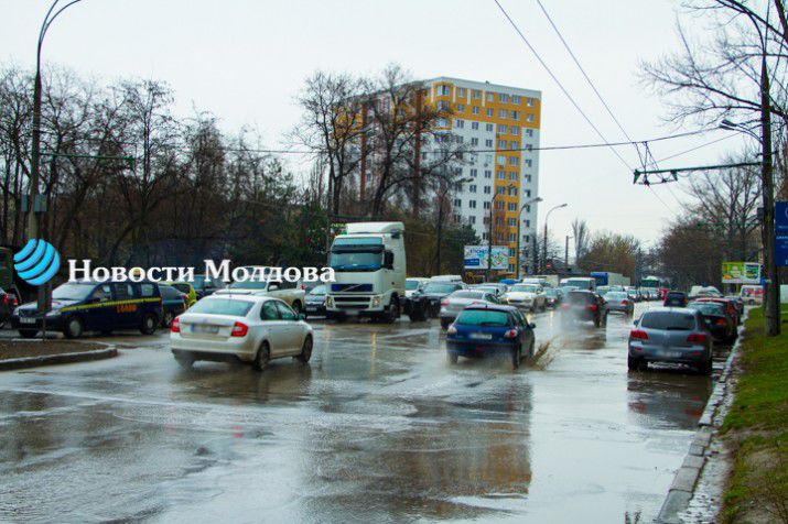 Вторая за несколько часов авария на площади Кантемира