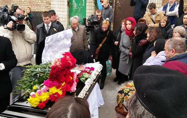 В Киеве прощаются с Бузиной под лозунги "Фашизм не пройдет"
