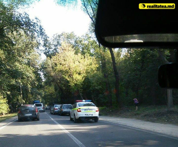 Accident în lanț pe șoseaua Muncești. Trei mașini au fost implicate