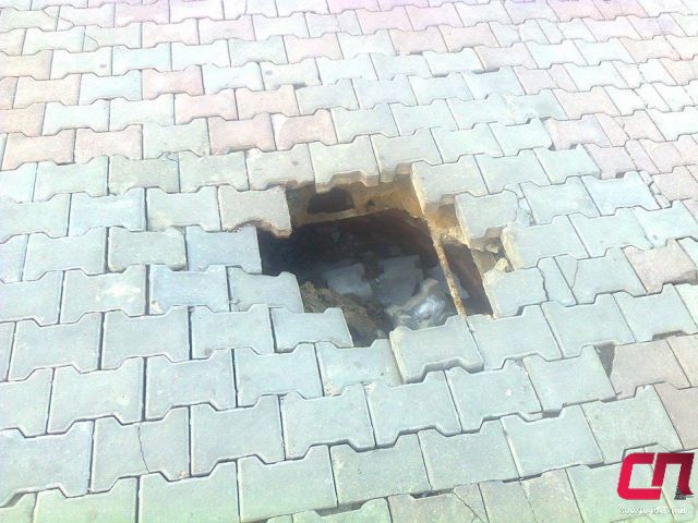 Тротуарная плитка в центре Бельц уходит под землю