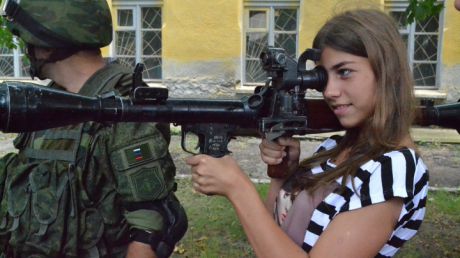 Дети с оружием: как воспитывают новое поколение в Приднестровье