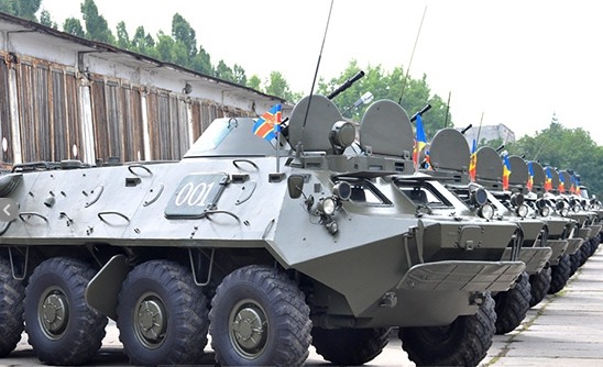 Нацармия Молдовы устроила показательные выступления