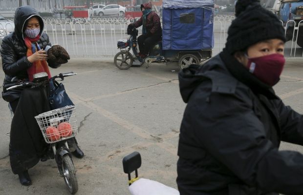 В Китае из-за смога не видно солнца