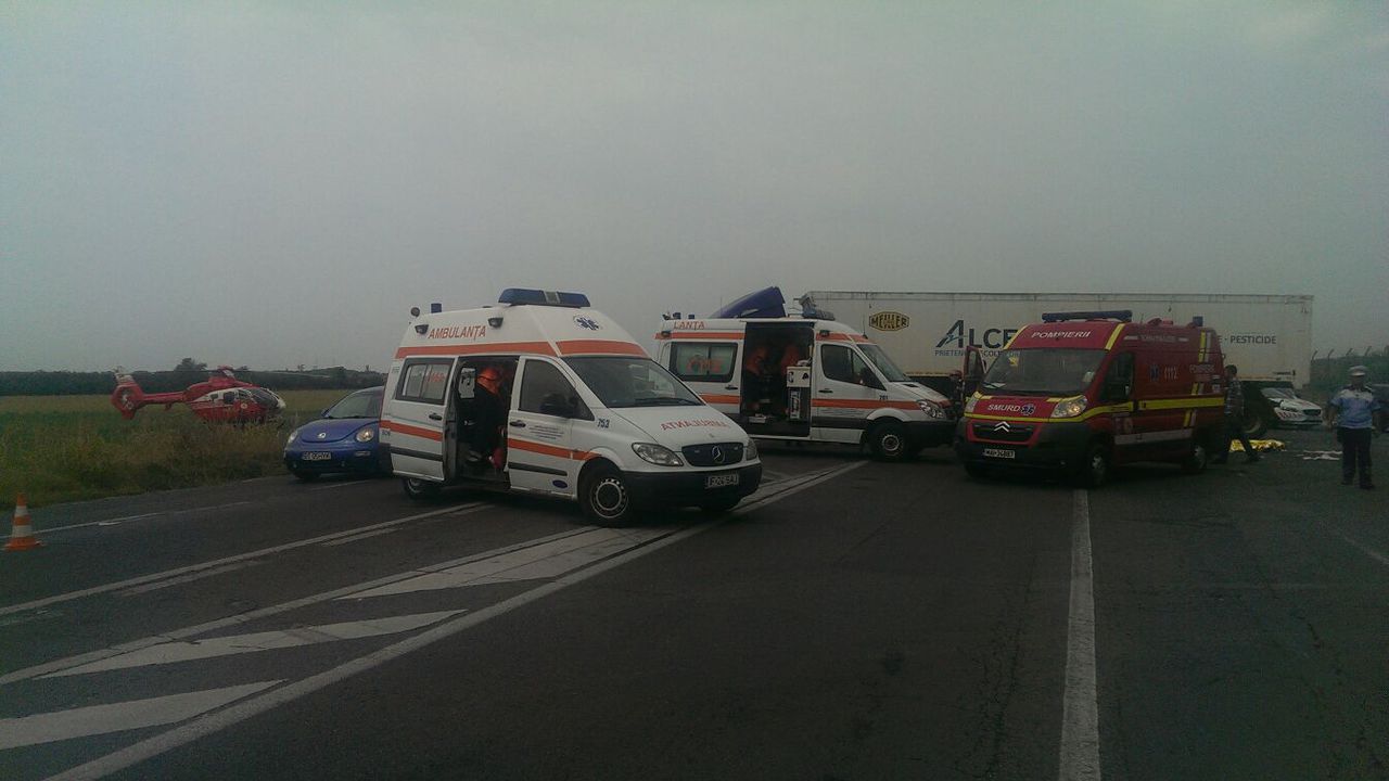 Два человека погибли, пять ранено в аварии с грузовиком в Румынии