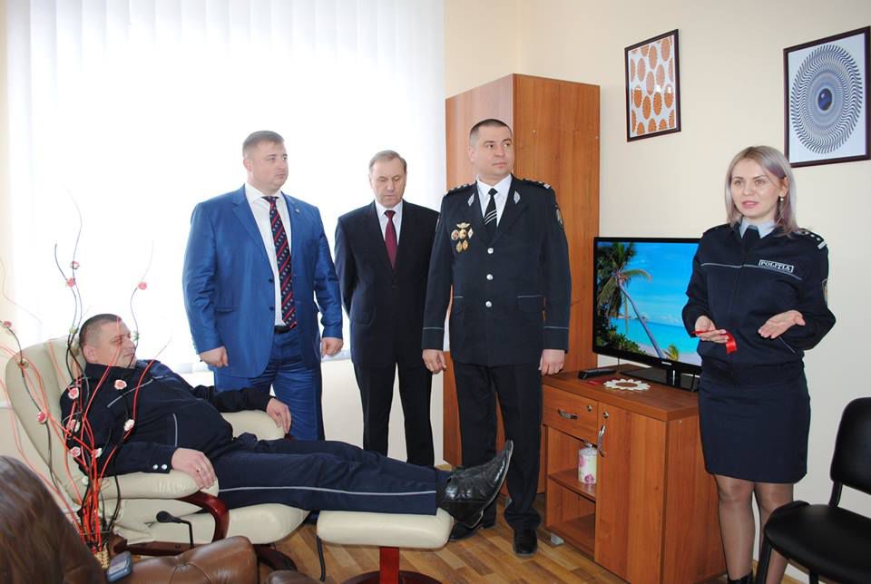 Mai multe fotolii de masaj pentru polițiștii stresați