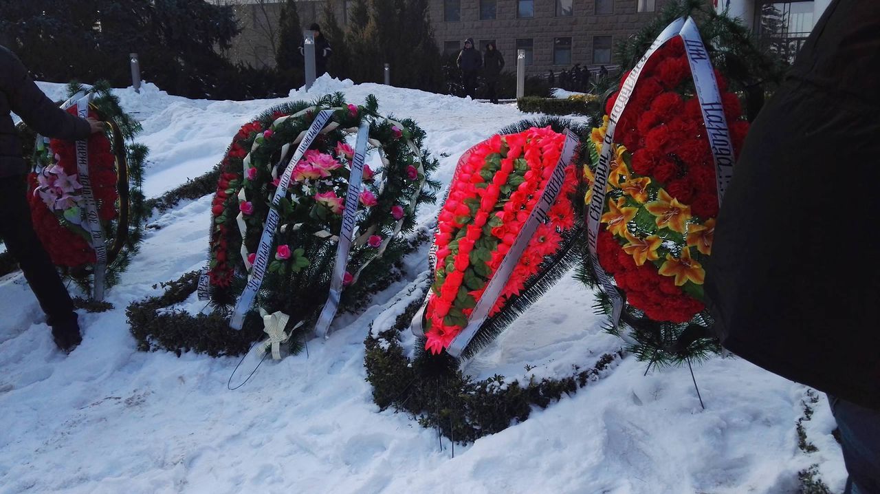 «Наша Партия» устроила похороны правящему режиму