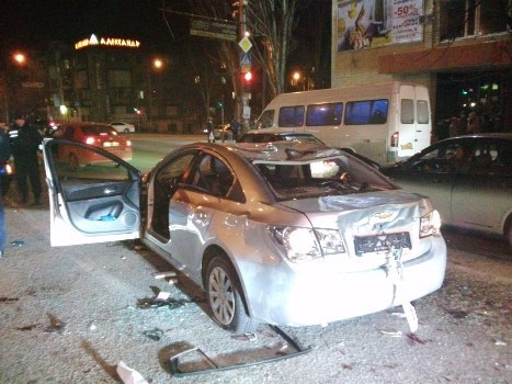 В запорожских евромайдановцев стреляли. В ответ разбили машину