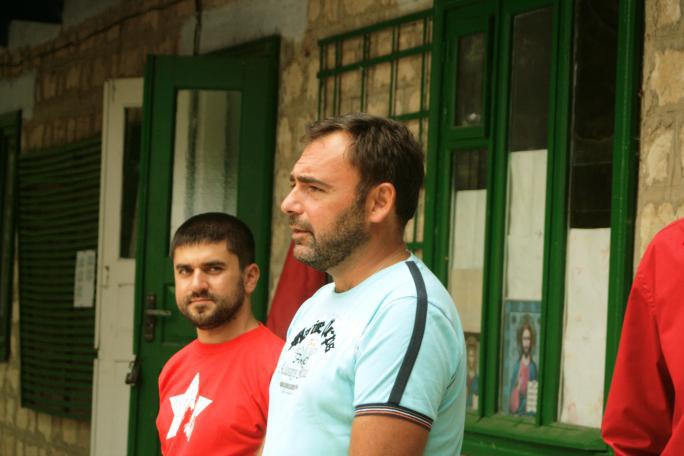 Comuniştii se pregătesc de lupte de stradă. Sute de activişti ai PCRM sunt instruiţi, într-o pădure, cum să organizeze revoluţii