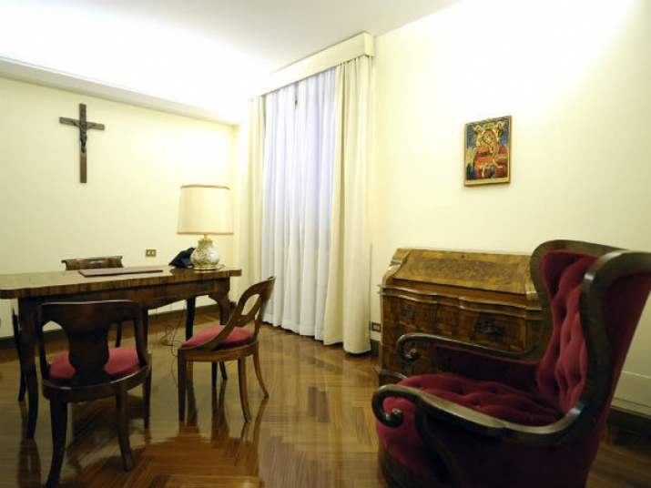 unde doarme papa francisc, apartamentul papa francisc