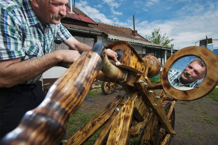 bicicleta, motocicleta din lem