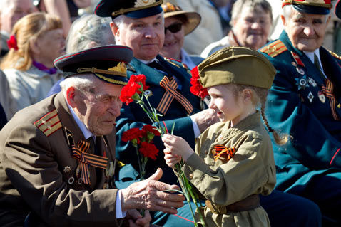 дети сироты поздравляют ветеранов, ветераны