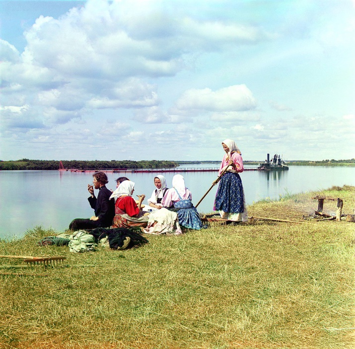 трудно поверить, что этим фотографиям уже более ста лет