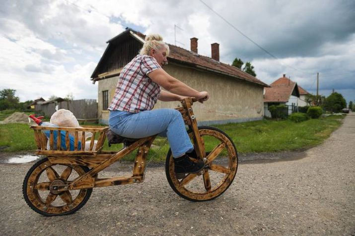 maghiar, motocicleta din lem