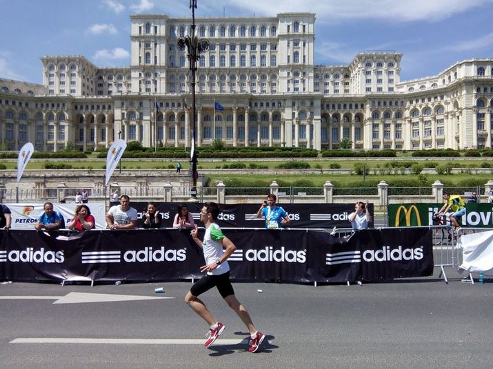 Тренер Sporter.md выиграл 10-километровый забег в Бухаресте