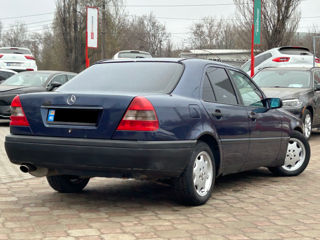 Mercedes C-Class foto 4