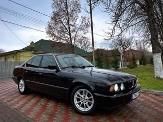 BMW 5 Series foto 3