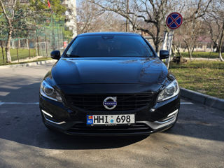 Volvo V60 foto 1