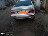 BMW 5 Series foto 2