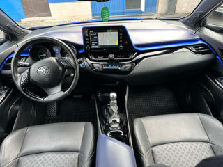 Toyota C-HR foto 8