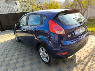 Ford Fiesta foto 6