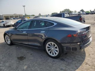 Tesla Model S foto 2