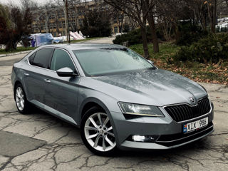 Skoda Superb foto 3