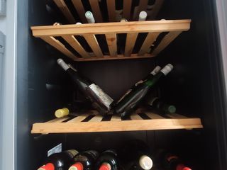 Винный холодильник с европейским вином. foto 4